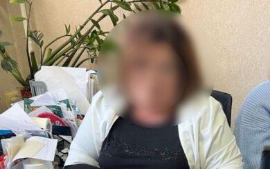 За 30 тис грн ”знаходила” у військовозобов’язаних серйозні захворювання: правоохоронці Сумщини викрили лікарку