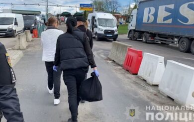 Продала сина за 600 гривень – в Україну екстрадували мешканку Запоріжжя