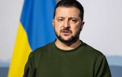 Залишається в Україні: Зеленський скасував усі найближчі поїздки за кордон
