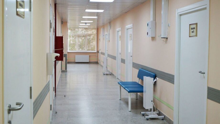 В Киеве проводят срочную эвакуацию двух больниц из-за вероятного удара рф