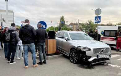 Пʼяний голова Броварської РВА Майбоженко збив людей на пішохідному переході (відео)