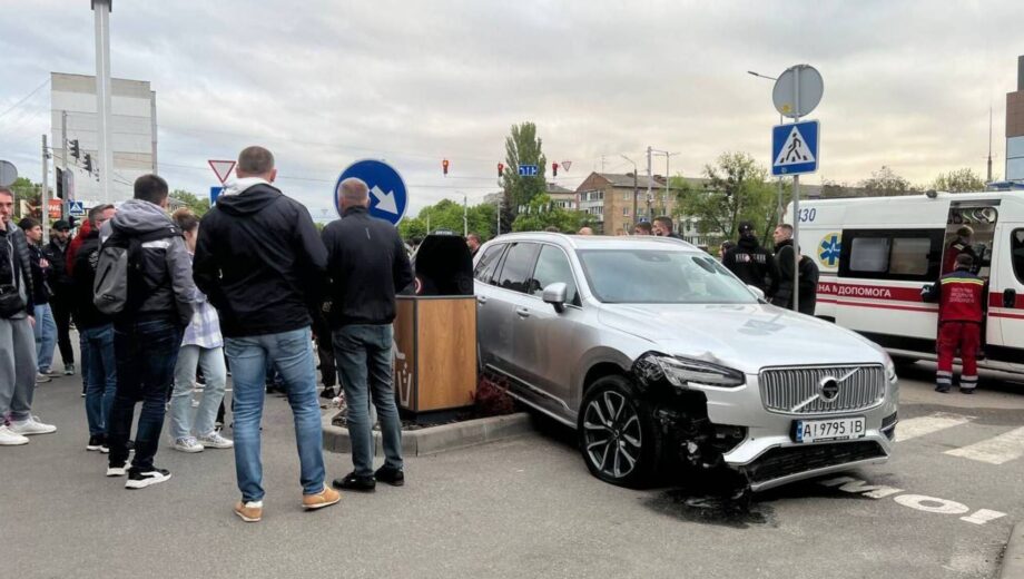 Пʼяний голова Броварської РВА Майбоженко збив людей на пішохідному переході (відео)