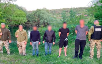 Прикордонники затримали організатора переправлення осіб через кордон та його пособників