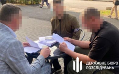 Воєнком самовільно вилучав машини у місцевих на ”свій смак” у Запоріжжі, – ДБР