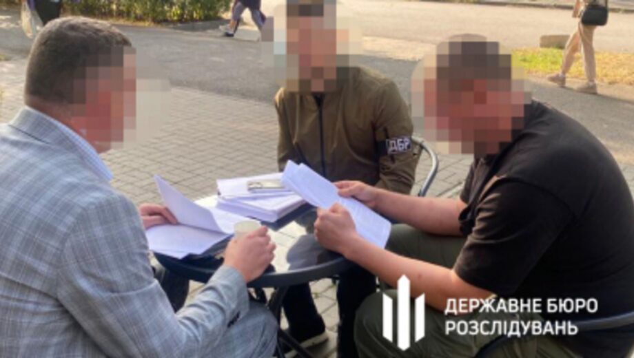 Воєнком самовільно вилучав машини у місцевих на ”свій смак” у Запоріжжі, – ДБР