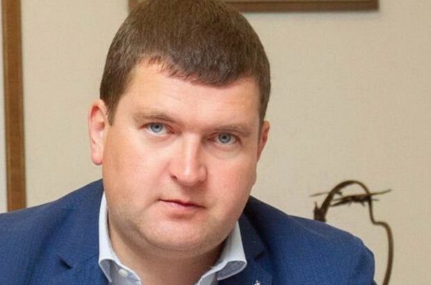 После расследования СтопКора скандальные пророссийские »охранники» Маркушина забрались из мэрии Ирпеня (видео)