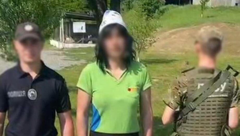 Чоловік взяв паспорт сестри і переодягнувся в жінку, щоб незаконно виїхати з України (відео)
