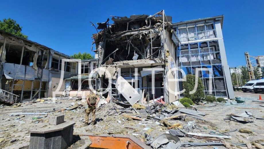 У Донецьку в ресторан з окупантами завітала ”бавовна” (фото/відео)