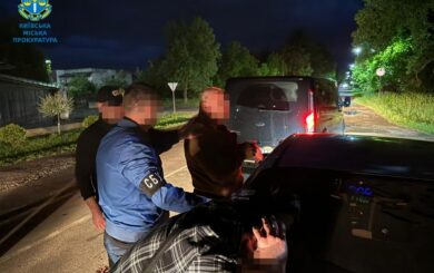 Переправляли мужчин в Венгрию за 6 тыс. долларов: разоблачены два участника схемы