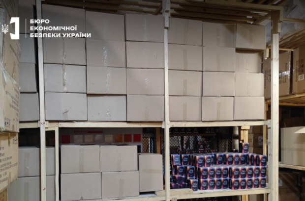 БЕБ викрило в Одесі підпільний цех із виготовлення тютюну для кальянів