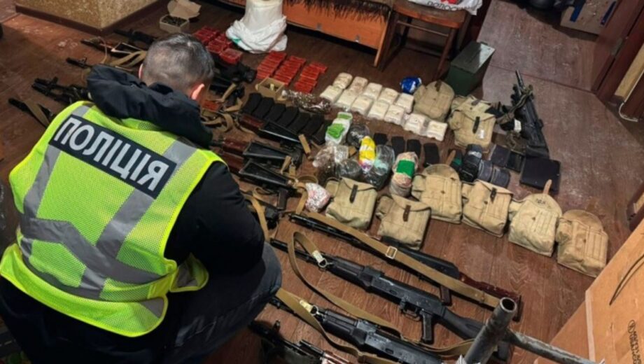 Более 150 кг взрывчатки и 16 автоматов: в Полтавской области задержали торговца оружием
