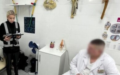 Вимагав 30 тисяч з пораненого захисника: у Києві оголосили підозру лікарю за ”платну” безкоштовну операцію