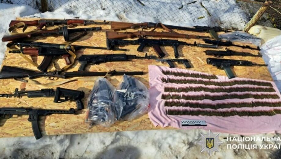 Схроны с оружием и более 600 патронов: в Винницкой области разоблачили 32-летнего торговца оружием