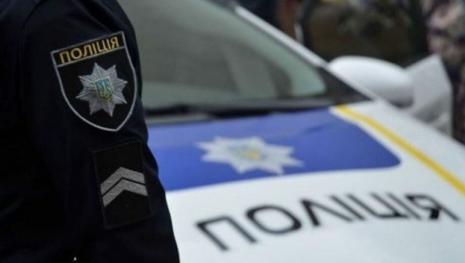 На Хмельниччині чоловік та жінка побили пенсіонерку, бо вважали її відьмою