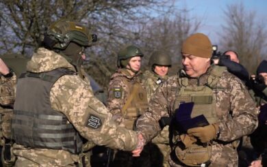Збили дві ракети X-101: генерал-лейтенант Наєв привітав українських захисників
