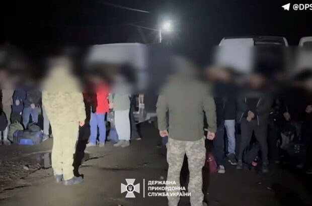 Утікали до Угорщини: ДПСУ затримала рекордну кількість правопорушників у групі із 40 осіб