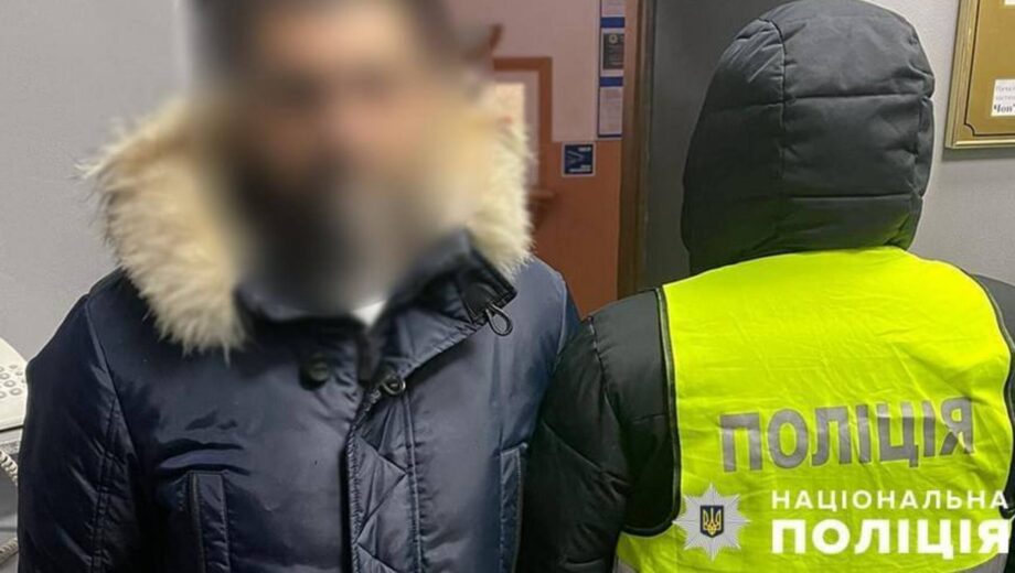 Обворовал ювелирный магазин и сбыл похищенное в ломбард: в столице полицейские подозревают местного жителя
