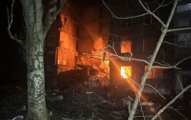Росіяни двічі за ніч обстріляли Селидове на Донеччині: люди опинилися під завалами, є поранений