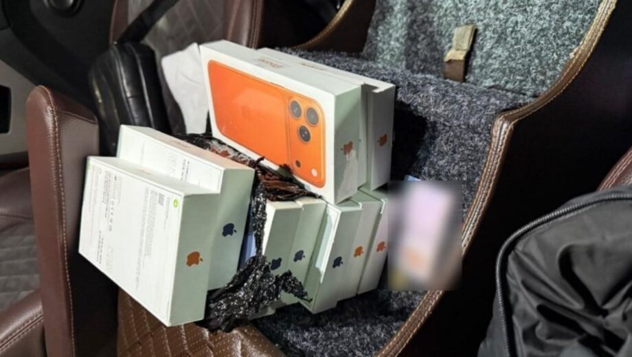 В »Шегинях» нашли 10 iPhone в подлокотнике Renault: стоимость партии превышает 700 тысяч гривен