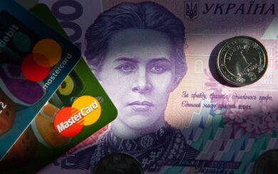 Ліміт на перекази та нові податки: що чекає на українців із жовтня?