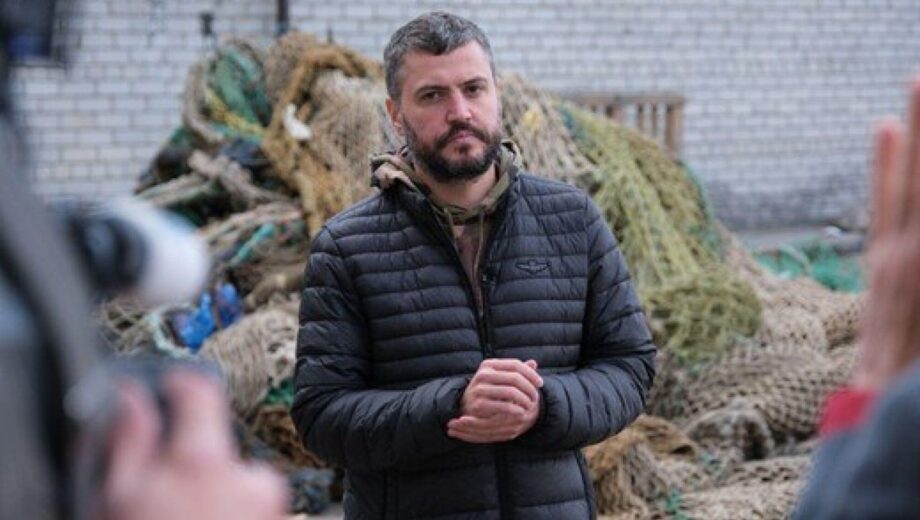 80 тонн защитных сеток для военных передал »Союз предпринимателей теле- и киноиндустрии» во главе с Колюбаевым