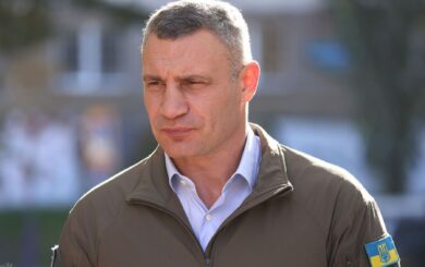Відновлення електропостачання та пошкоджених квартир після пожежі у Києві триває