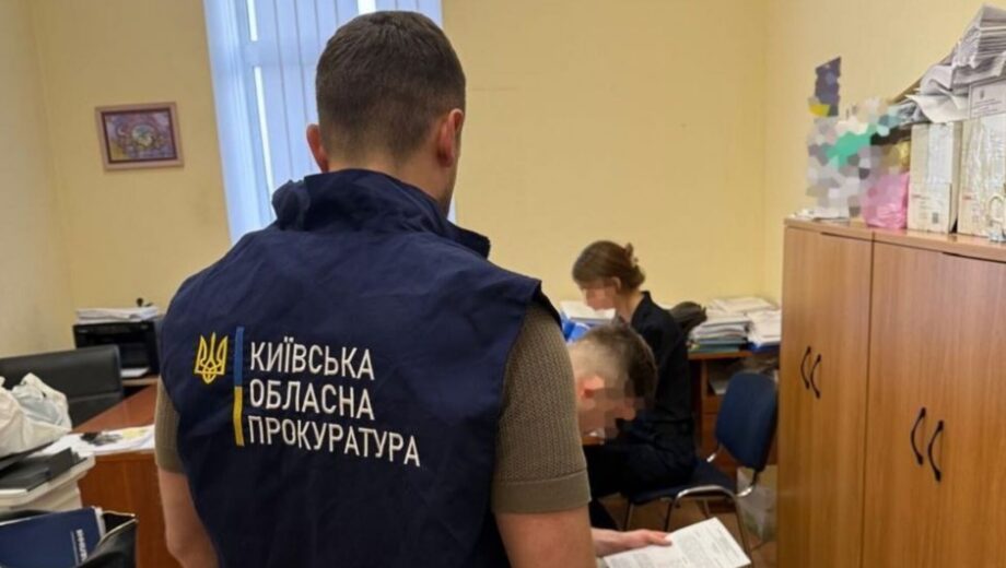Хабар у 24 тисячі доларів: на Київщині взяли під варту місцевого чоловіка