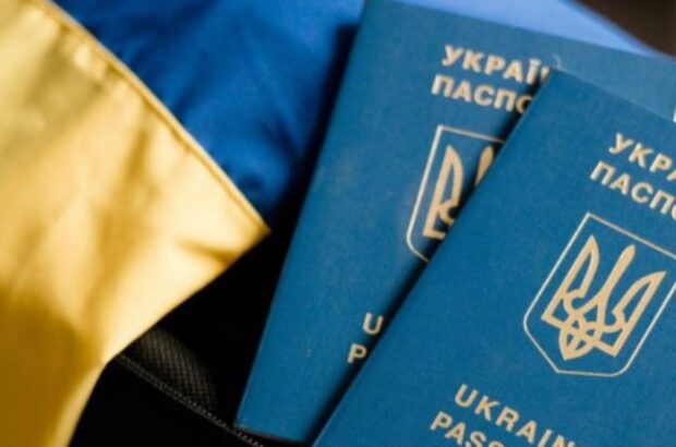 Законопроєкт: хто зможе виїхати з України у 18–24 роки