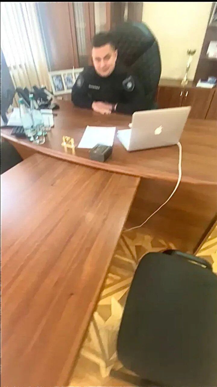 Крісло Данилюка