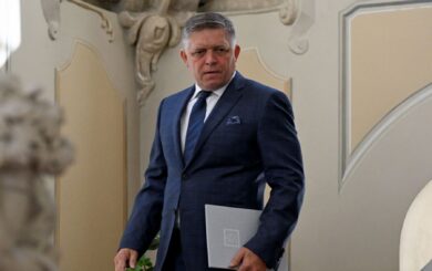У Словаччині опозиція готує відставку Фіцо через візит до москви