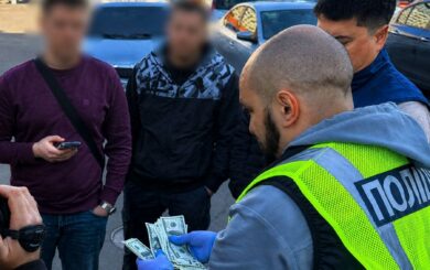 За $25 тысяч – в »капелланы»: в Киеве разоблачили схему бронирования для уклонения от мобилизации