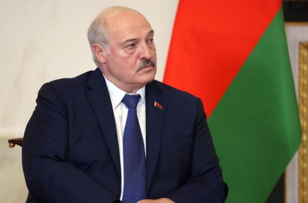 Самопровозглашенный президент Беларуси Лукашенко заявил, что идет на выборы