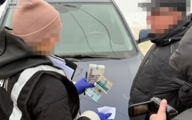 Экс-депутат за $5,5 тыс. обещал »решить вопрос» с ТЦК и ВЛК, – прокуратура