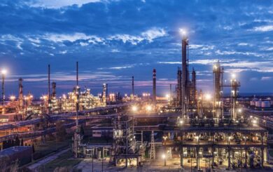 Пожар на НПЗ в Братиславе: предприятие перерабатывает российскую нефть