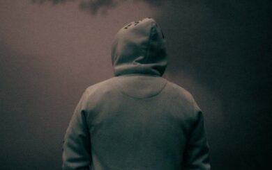 Есть ли в Киеве маньяк: Оболонь обсуждает серию загадочных нападений на женщин