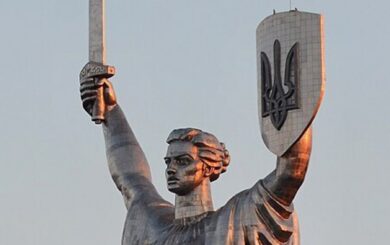 Родина-Мать испытала разрушение от ракетной атаки РФ