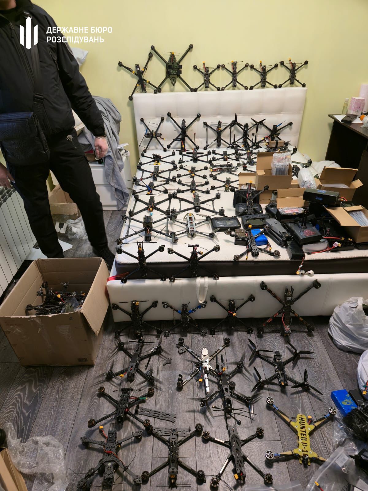 ДБР викрило командира взводу на незаконному збуті ПЗРК і кулеметів на Донеччині