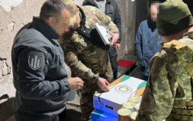 Привласнили понад 3 тонни продовольства для військових: ДБР завершило розслідування