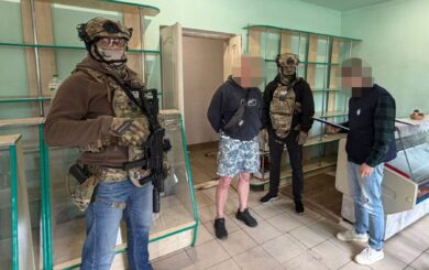 Оружие вместо гуманитарки: правоохранители разоблачили масштабную схему сбыта (видео)