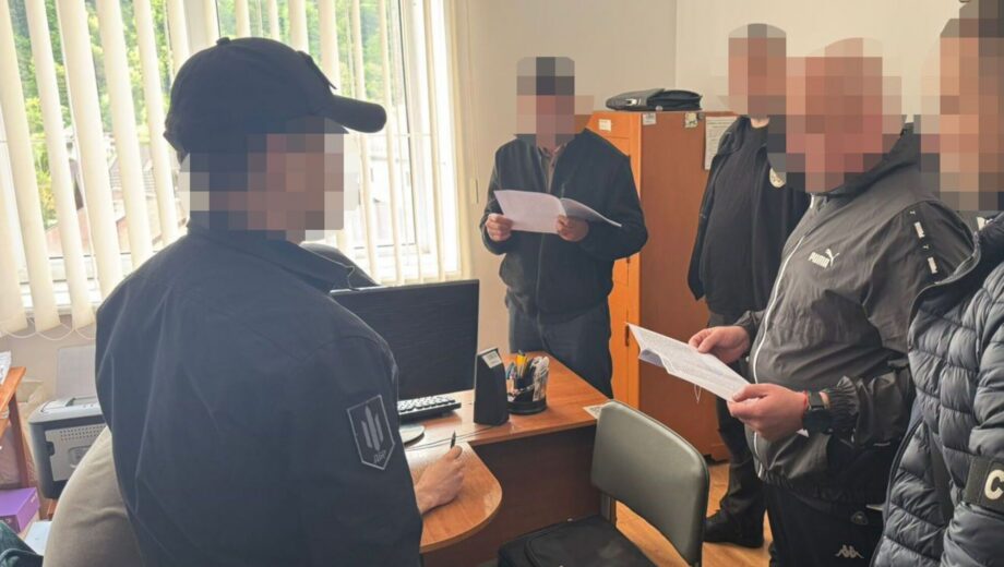 На Прикарпатье чиновник правоохранительного органа требовал $5 тысяч за »решение вопросов» с ТЦК (видео)