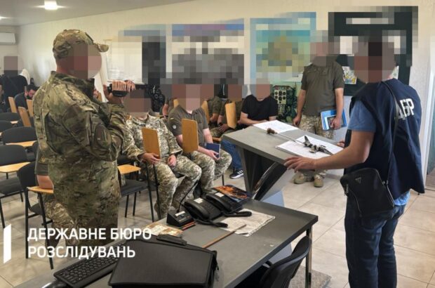 ДБР завершило розслідування схеми привласнення пального в авіаційній бригаді