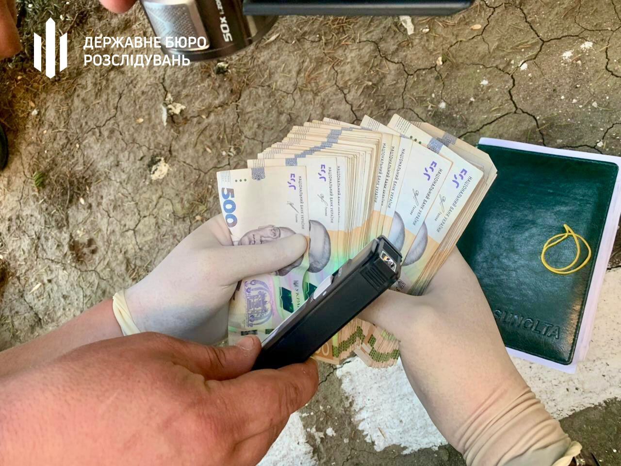 На Кіровоградщині правоохоронець вимагав 120 тисяч гривень за закриття кримінального провадження