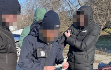 Пограничника подозревают во взяточничестве за пропуск авто без осмотра — ДБР
