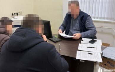 Чиновники воинской части приобрели генераторы в 2,5 раза дороже — ДБР