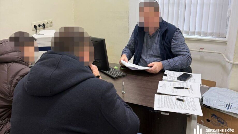 Чиновники воинской части приобрели генераторы в 2,5 раза дороже — ДБР