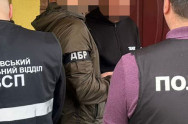 На Львовщине чиновник обещал »выкупить» мужчину из ТЦК за 12 тысяч долларов — ДБР