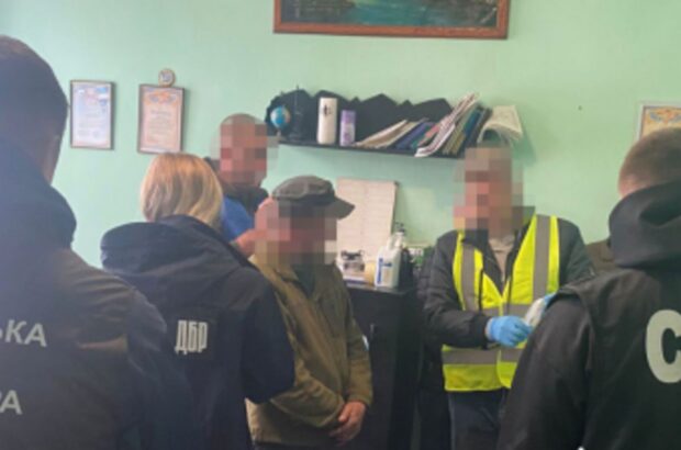 На Миколаївщині працівника колонії судитимуть за організацію наркотрафіку для засуджених – матеріали ДБР уже в суді