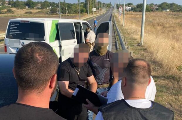 ДБР передало до суду справу правоохоронця, який за $2 тисячі допомагав ухилятися від мобілізації