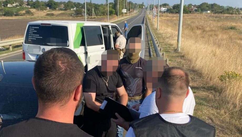 ДБР передало в суд дело правоохранителя, который за $2 тысячи помогал уклоняться от мобилизации