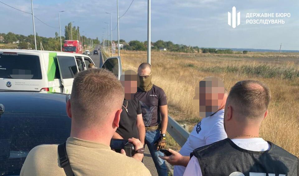 ДБР передало в суд дело правоохранителя, который за $2 тысячи помогал уклоняться от мобилизации